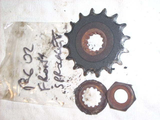 Yamaha YZF R6 5EB 99/02 pignon avant,. front sprocket