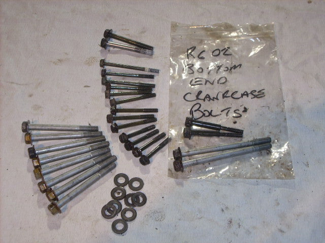 Yamaha YZF R6 5EB 99/02 boulons du carter moteur. Split crank case bolts.