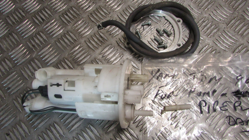 Yamaha TDM 900 2014, *Pompe à essence ,FUEL PUMP petrol