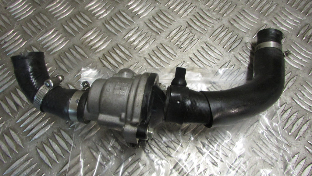 Yamaha TDM 900 2014, boîtier de thermostat,Thermostat housing