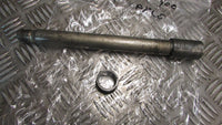 Yamaha TDM 900 2014, axe de la rue avant,, front axle spindle FRONT WHEEL AXLE s