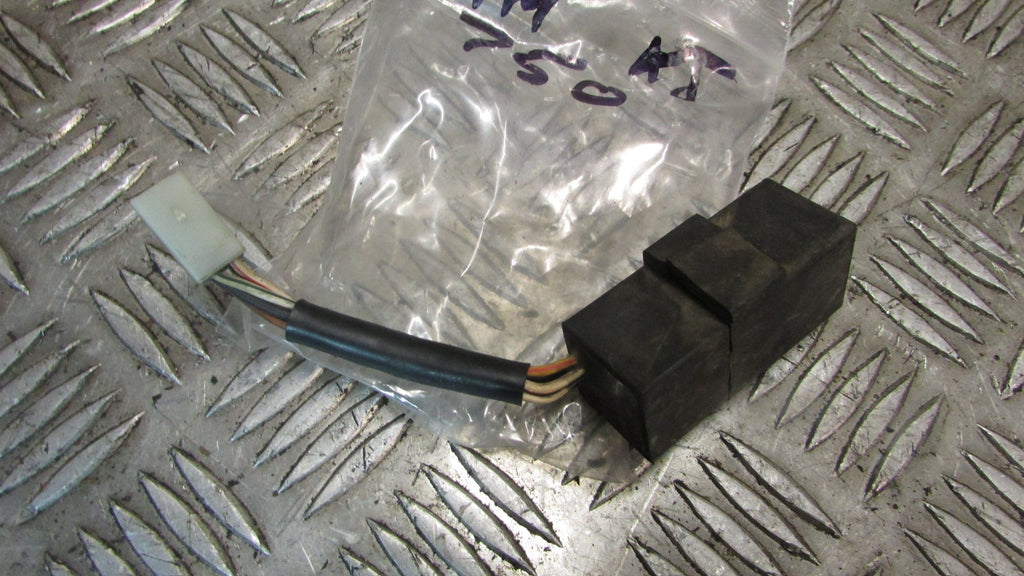 Yamaha XJ 750 11M 5G200, Seca 1983 84 RELAI ,Relay
