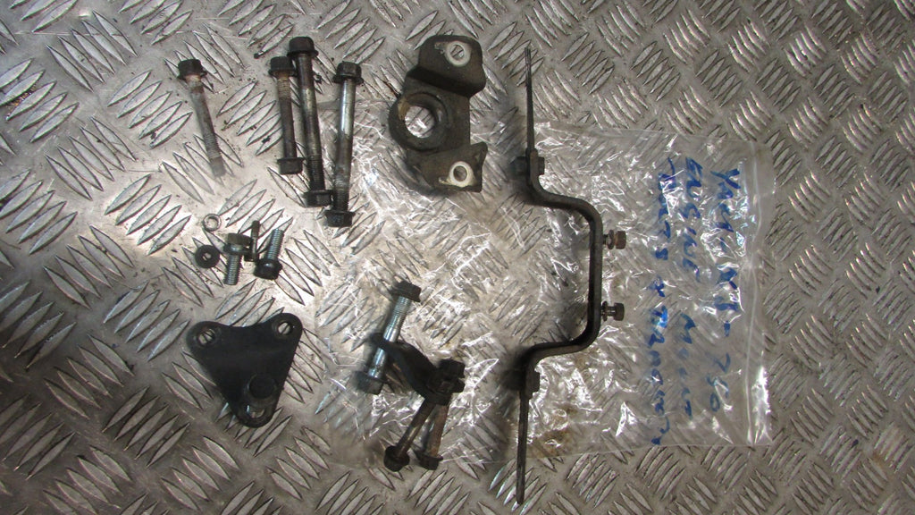 Yamaha XJ 750 11M 5G200, Seca 1983 84 vis boulons de fixation du moteur,engine r