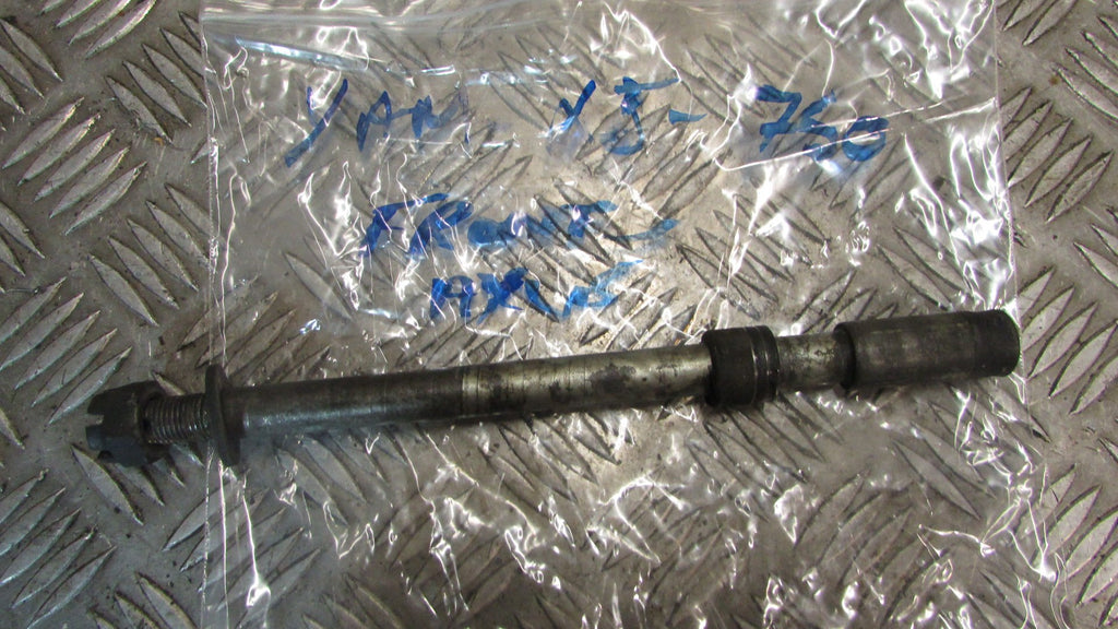Yamaha XJ 750 11M 5G200, Seca 1983 84 axe de la rue avant,, front axle spindle F