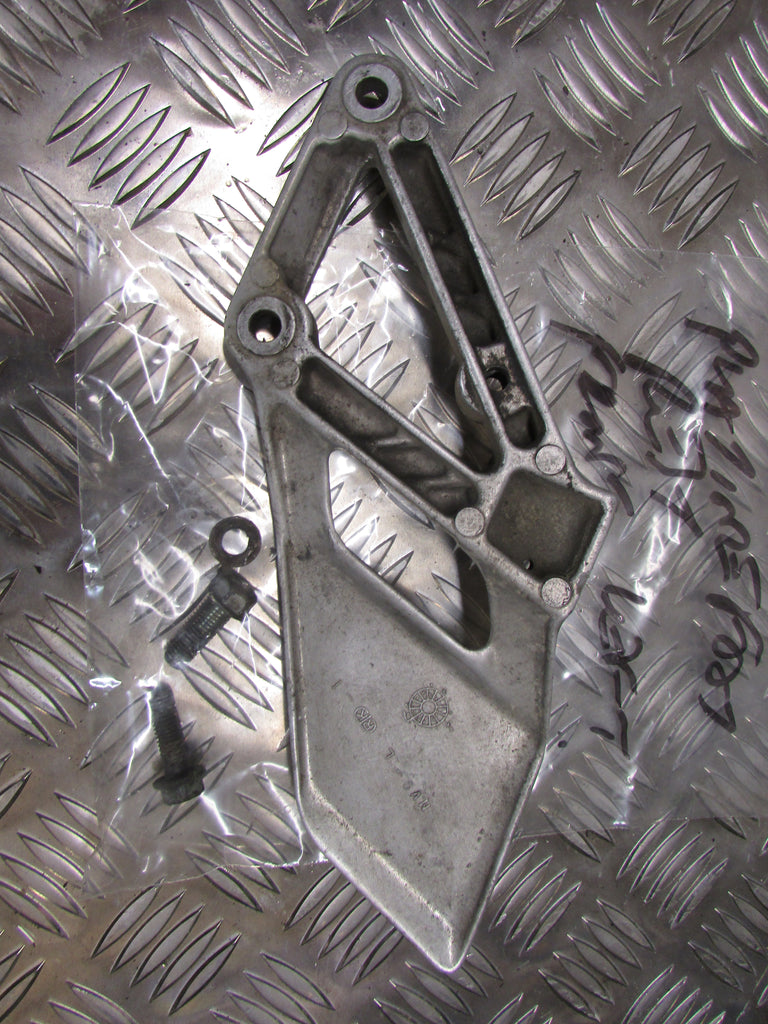 Honda CB600F CBF 600, 1991 Platine pour repose pied gauche, FOOT REST HANGER bra