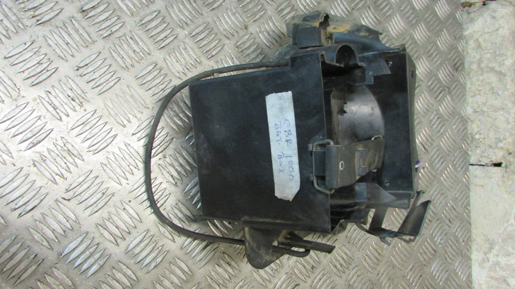 Honda CBR 1000F SC21 1987/88 carénage sous le siège porte batterie,,Fairing TRIM