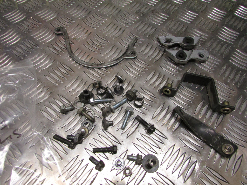 Honda CB600F CBF 600, 1991 vis, fixations various fixings screws, brackets