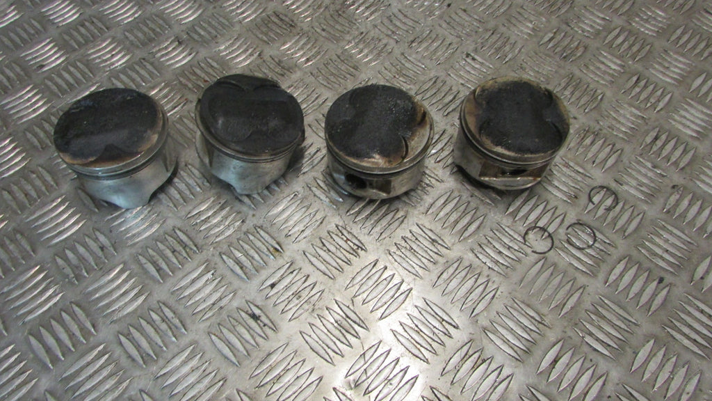 Honda CBR 1000F SC21 1987/88 jeu de pistons ,set of pistons