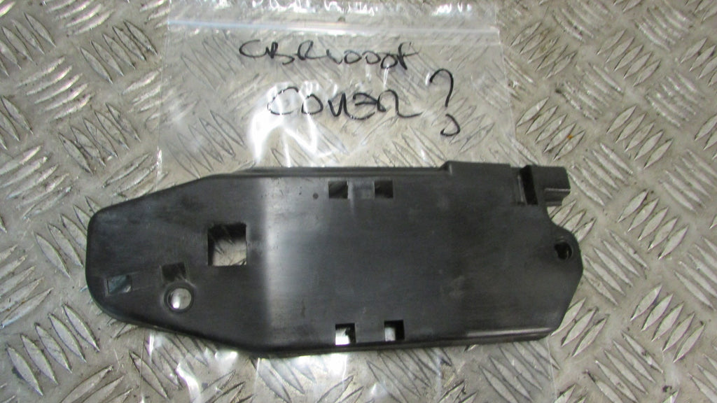 Honda CBR 1000F SC21 1987/88 support revetement,TRIM cover
