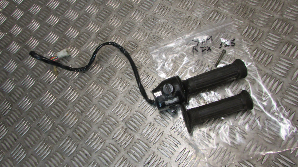 Yamaha RD X 125 1979 COMODO GUIDON DROITE ,commodo,HANDLEBAR SWITCHES RIGHT,