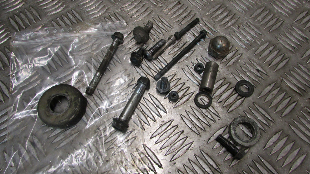 Yamaha RD X 125 1979 vis, fixations,various fixings screws, bits & pieces bracke