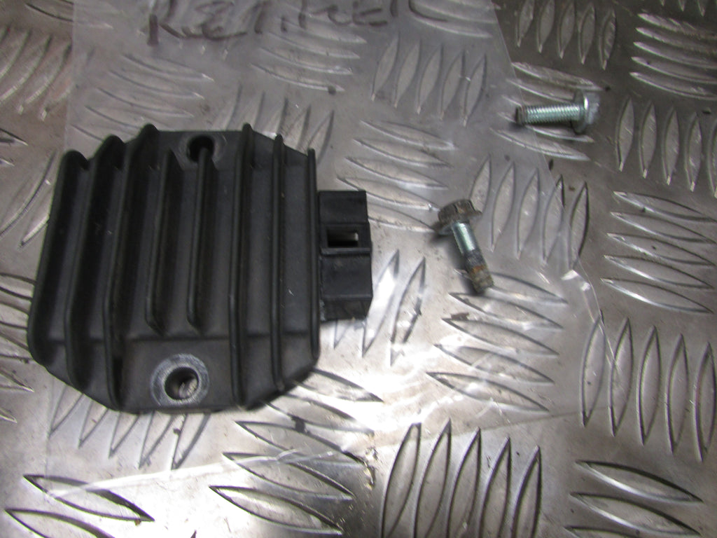 Yamaha YBR 125 2010>2016 Injection,Regulateur,RECTIFIER regulator,