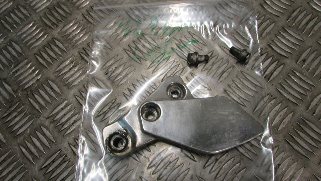 Yamaha XJR 1200 4PU Platine pour repose pied avant av gauche,,FOOT REST HANGER b