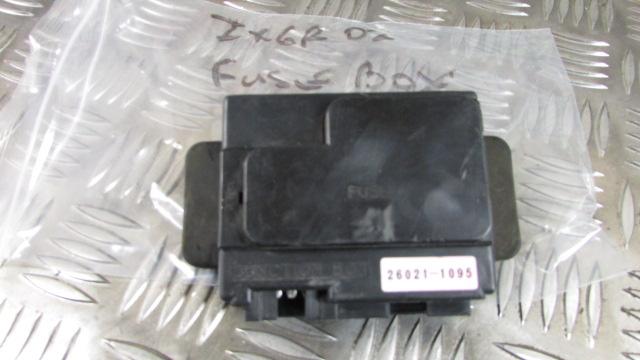 KAWASAKI NINJA ZX6R ZX-6R J1 J2 2000/2 porte fusibles,,FUSE BOX, Sicherungskaste