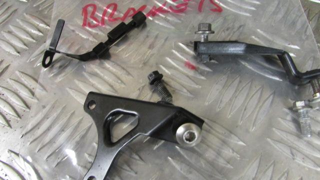 Triumph ST Sprint 1050, 05>10 Fixation moteur a carrenage,bottom engine brackets