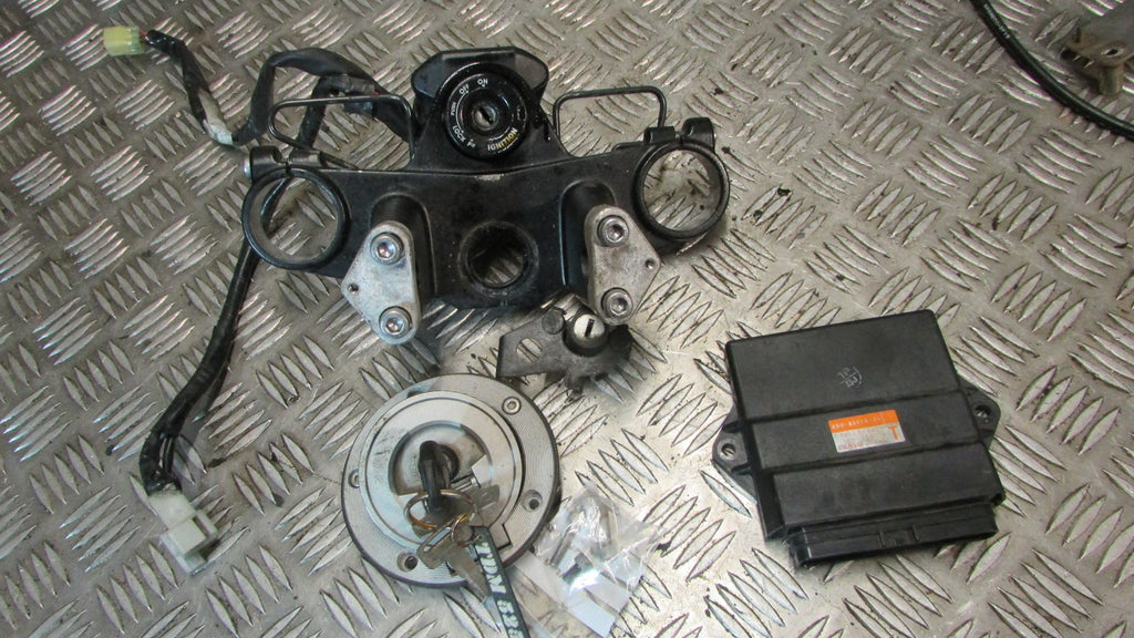 Yamaha TDM 900 kit serrure clef bouchon réservoir serrure de selle Contact Allum
