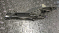 Yamaha TDM 900 Platine et repose pied AV avant droite,,FOOT REST HANGER and foot