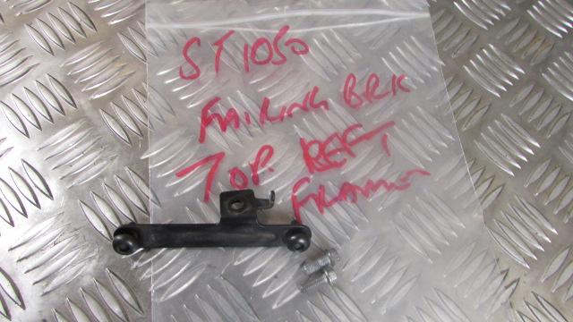 Triumph ST Sprint 1050, 05>10 Fixation cadre a carrenage haut gauche,top left fr