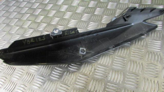 Yamaha YBR 125 2011, 2010>17 ,coques arriere droit Lateraux l'arrière Habillages