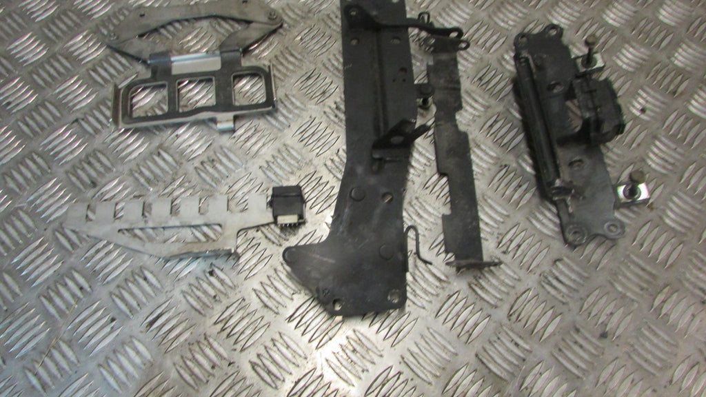 Yamaha FJR 1300 ABS 2006>2012 vis, support,various fixings screws, brackets