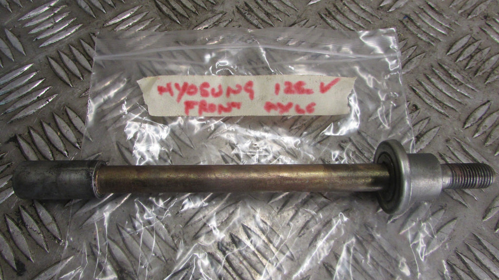 Hyosung GV 125 Aquila MF51 axe de la rue avant,, front axle spindle FRONT WHEEL