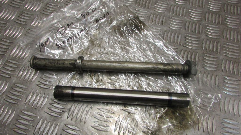 Yamaha TDM 900 Vis pour bras oscillant,,swing arm bolt