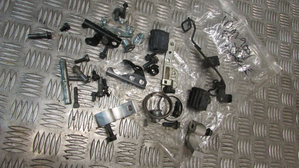 Yamaha TDM 900 attache de cadre et ses vis,,Frame fixings