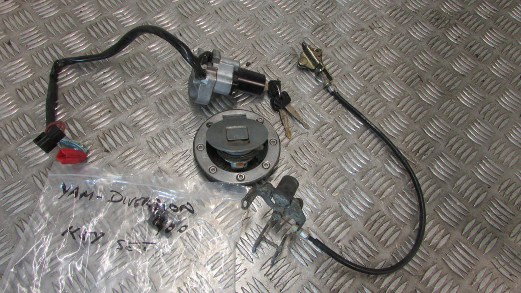 Yamaha XJ 900S Diversion 4KM kit serrure , 3 clef, avec bouchon de réservoir, se