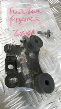 KAWASAKI NINJA ZX6R ZX-6R J1 J2 2000/2 VIS Ecrou Goujon de fixation de le reserv