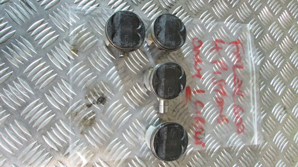 Yamaha Fazer FZS 600 2000 (1998/2003) RJ021 jeu de pistons,set of pistons