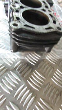 Yamaha Fazer FZS 600 2000 (1998/2003) RJ021 CASE MOTEUR haut ,top ,,ENGINE CASIN