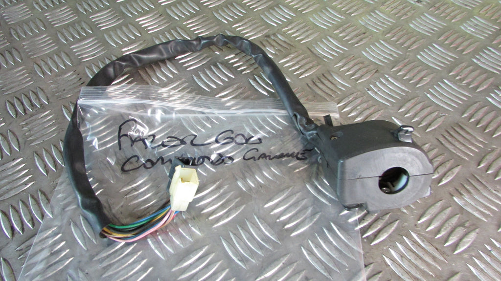 Yamaha Fazer FZS 600 2000 (1998/2003) RJ021 COMODO GUIDON GAUCHE commodo,HANDLEB