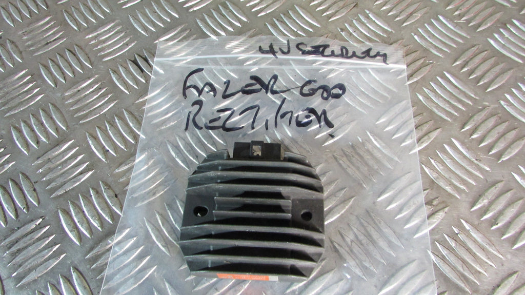 Yamaha Fazer FZS 600 2000 (1998/2003) RJ021 Regulateur,RECTIFIER regulator, OEM