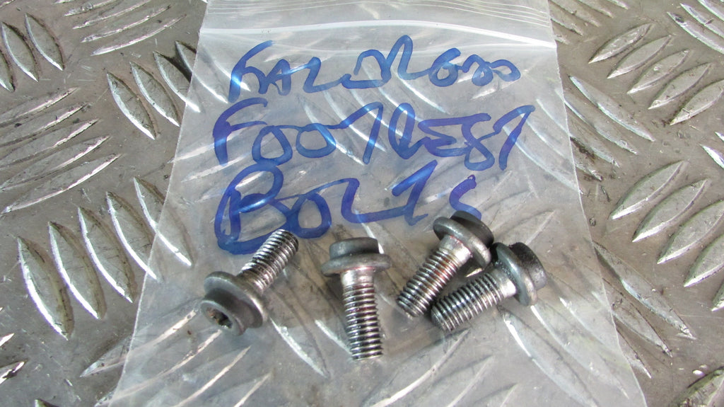 Yamaha Fazer FZS 600 2000 (1998/2003) RJ021 vis platine repose pied ,FOOT REST F