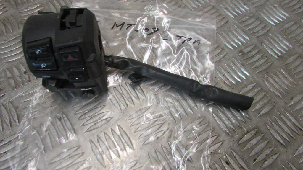 Yamaha MT-09 Tracer COMMODO GUIDON GAUCHE comodo,HANDLEBAR SWITCHES LEFT