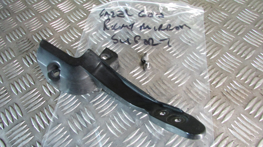 Yamaha Fazer FZS 600 2000 (1998/2003) RJ021 Suport retroviseurs droit, ,Support