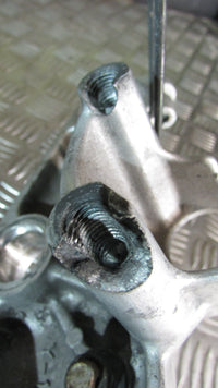 Yamaha Fazer FZS 600 2000 (1998/2003) RJ021 T de Fourche Supérieur, attache de g