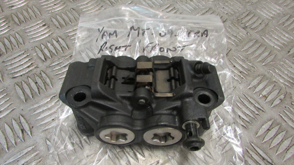 Yamaha MT-09 Tracer ÉTRIER DE FREIN, PINCEFREIN avant droite ,,FRONT RIGHT BRAKE