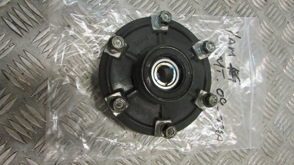 Yamaha MT-09 Tracer PIGNON AR CARRIER ,porte couronne, REAR SPROCKET CARRIER hub