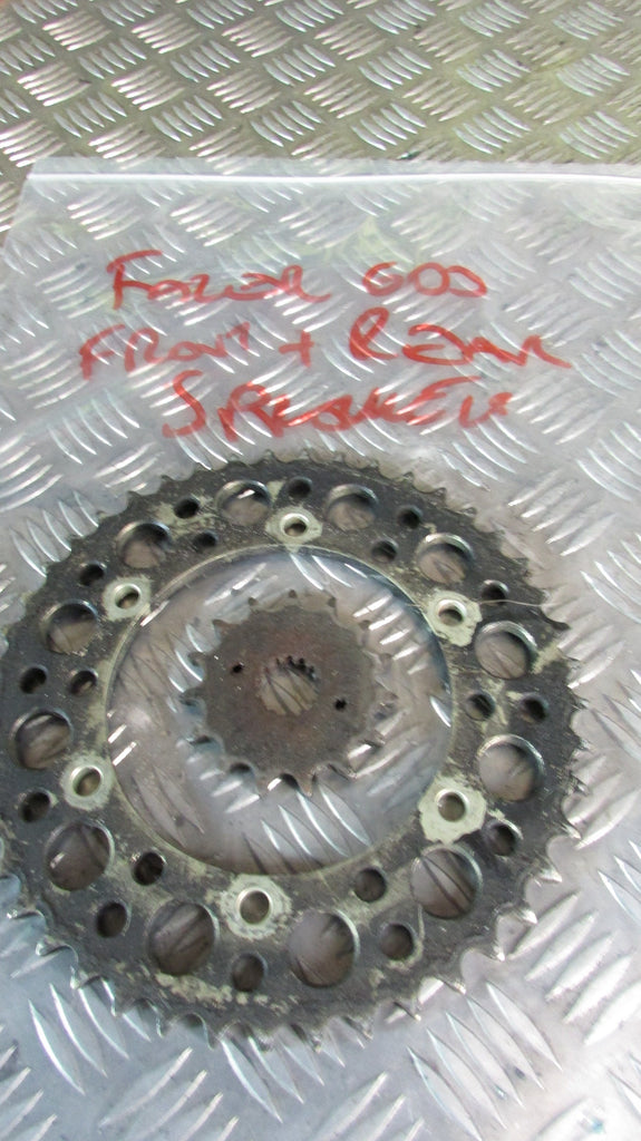 Yamaha Fazer FZS 600 2000 (1998/2003) RJ021 PIGNON AR et AV , couronne, FRONT &