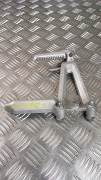 Honda CBR600F5 01-07 Platine et repose pied droite AR,arriere, passager,, foot r