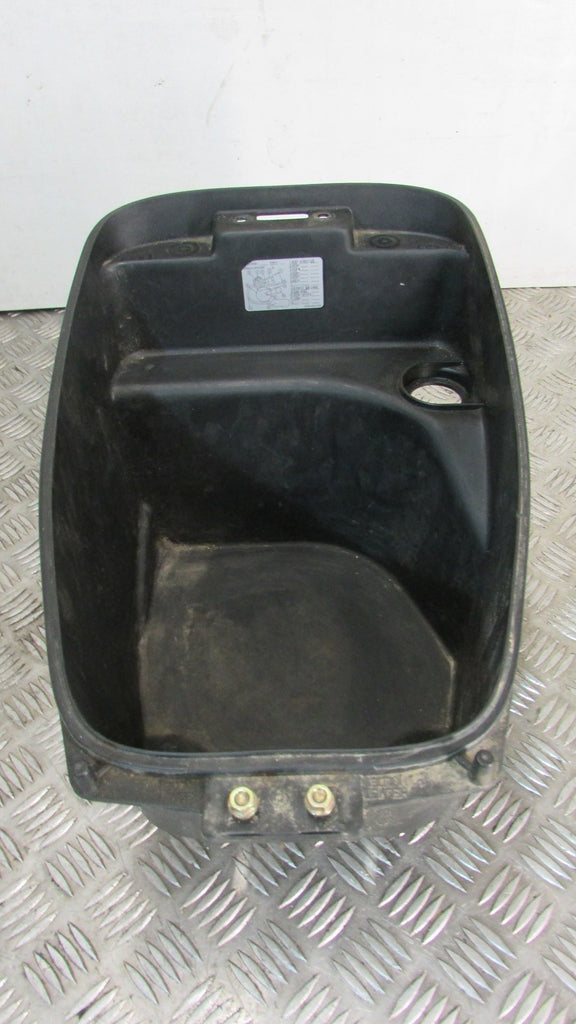 Kymco Agility FR50 2T Coffre Selle ,Glove box , boot , under Seat