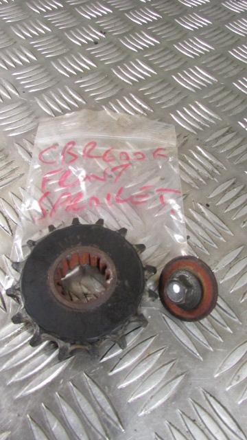 Honda CBR600F5 01-07 pignon avant et écrou de fixation, l'axe de sortie de boite