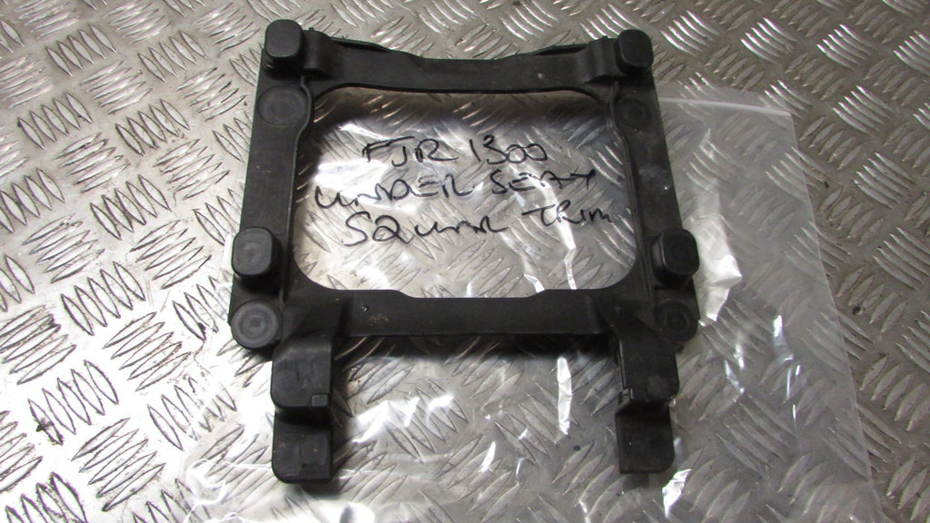 Yamaha FJR 1300 ABS 2008, 2006>2012 support carré en plastique de sous le siège,