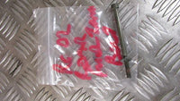Yamaha YZF R6 5EB 99/02 15552m VIS Ecrou Goujon de fixation de le reservoir d es