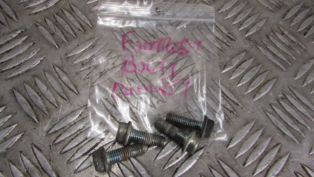 Hyosung Comet GT 650 BJ04/08 vis platine repose pied , FOOT REST FIXING SCREWS