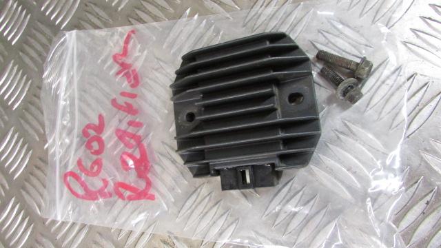 Yamaha YZF R6 5EB 99/02 15552m ,Regulateur,RECTIFIER regulator,