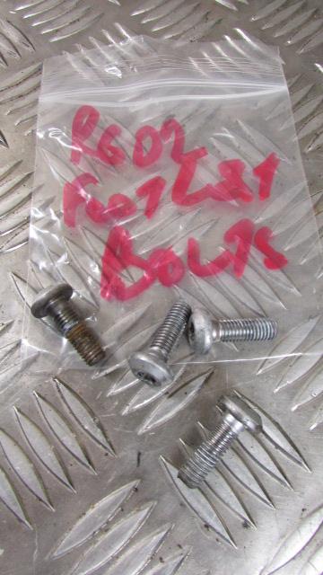 Yamaha YZF R6 5EB 99/02 15552m vis platine repose pied avant , FOOT REST FIXING