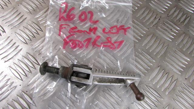 Yamaha YZF R6 5EB 99/02 15552m repose pied AV GAUCHE,, foot rest front left ,, F