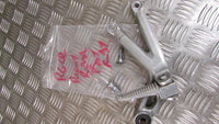 Yamaha YZF R6 5EB 99/02 15552m Platine et repose pied droite AR,arriere, passage